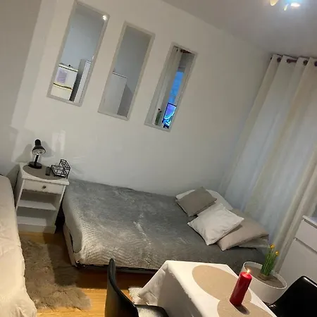 Apartment Studio Calme Et Eclaire Proche De Nation A